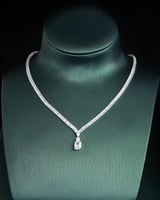 طقم نسائي ساحر بلون فضي