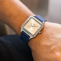 مغناطيس ربل باللون الكحلي