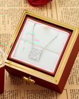 تعليقة هندسية تليق بتفردك