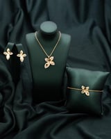 طقم بتصميم بتصميم فاخر