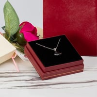 سلسال بقلادة جذابة ةتغليف انيق وملفت