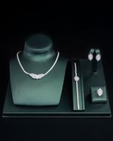 طقم فصوص بياجيت المميزه باللون الفضي