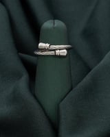 أضيفي لمسة نهائية أنيقة على إطلالتك بخاتم فري سايز