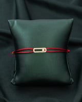 اسوارة خيط بتصميم ملفت متعددة المقاس