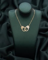 تعليقة نسائية جميلة وهادئه