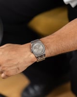 ساعة رجالية بسير ستيل باللون الفضي رصاصي