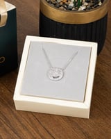 تعليقة بتصميم متفرد وبملمس ناعم