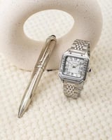 طقم بتصميم كلاسيكي راقٍ