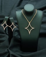 طقم فريد صممناه من اجل اطلاله تليق بك