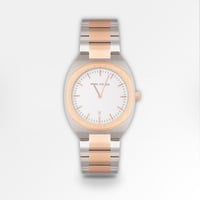 ساعة رجالية باللونين الذهبي والفضي