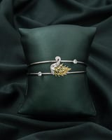 اسوارة البجعه متعددة المقاس تناسب الايادي النحيفة