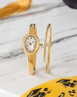 ساعة عصرية فن هندسي راقي