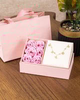 تعليقة نسائية تصميم يعكس جمالك