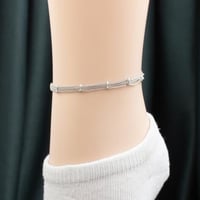 خلخال أنيق يمكنك تنسيقه مع اطلالتك المسائية