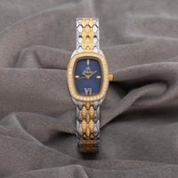 ساعة نسائية باللون المكس