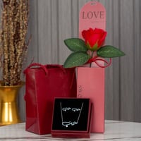 طقم نسائي فضي بتغليف باللون الاحمر لامثيل له من اج...