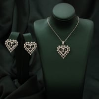 طقم نسائي ناعم مميز ايقونة الجمال