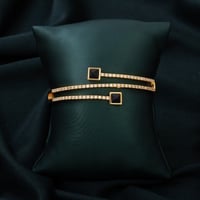 الاساور الجذابة تمنح حضورك إطلالة مميزة