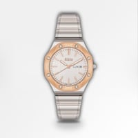 ساعة رجالية باللون الفضي