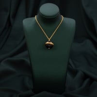 سلسال بقلادة دائرية أنيقة تاتي بعدة الوان فاتنه تن...