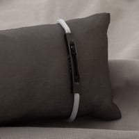 اسوارة سيكلو استيل الخيط باللون الرصاصي اطلالة اني...