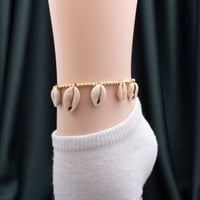 خلخال نسائي باللون الذهبي