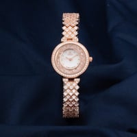 ساعة مرصعه بفصوص زركون نحاسي ميناء ابيض