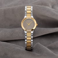 ساعة نسائية حصريه بتصميم الجنيهات للميناء الداخلي