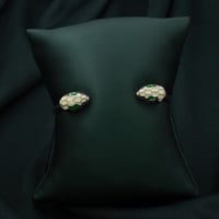 اسوارة نسائية باللونين الأسود والفضي