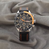 ساعة رجالية باللون الأسود