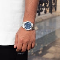 الأنافة في ساعة ، ساعة رجالية تصميمها يعكس معاني ا...