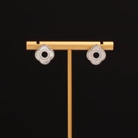 حلق نسائي تصميم من وحي وجمال الطبيعه