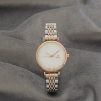 ساعة نسائية باللونين الفضي والنحاسي