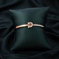 اسوارة نسائية باللون النحاسي