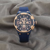 ساعة رجالية باللون الكحلي