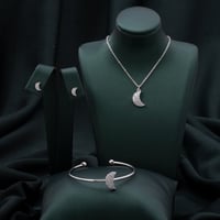 طقم أطفال باللون الفضي