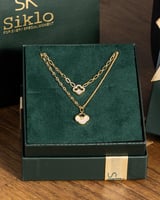 تعليقة ناعمة لتكتمل طلتك المسائية بأناقة