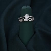 تألقي كأول نجم في السماء ليلاً مع خاتم Constella ا...