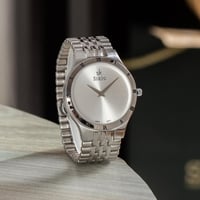 ساعة استيل باللون الفضي