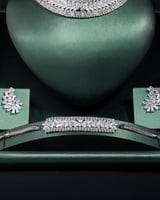 طقم سهرات يكمل إطلالتك المميزة وتعبر عن أصالتك