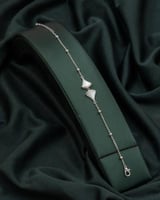 اسوارة ناعمة تروي قصة من الأناقة المترفة والبساطة...