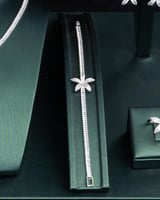 طقم نسائي 4 قطع ملفت باللون الفضي