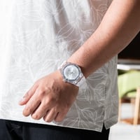 ساعة ربل باللون الابيض