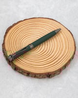 قلم ليس مجرد أداة كتابة… بل امتداد لشخصيتك.