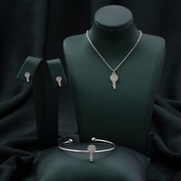 طقم أطفال باللون الفضي