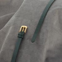 الساعة الجلد النسائية ذات التفاصيل المميزة لإطلالة...