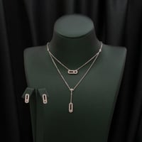 طقم نسائي ياخذك في عالم الجمال