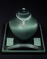 طقم سهرات يجمع بين المتانة والأناقة