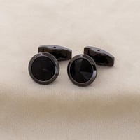 يتميز الكبك بتصميم دائري بسيط يتزين باشكال عشوائيه...