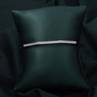 اسوارة نسائية بتصميم أنيق بلون الفضي